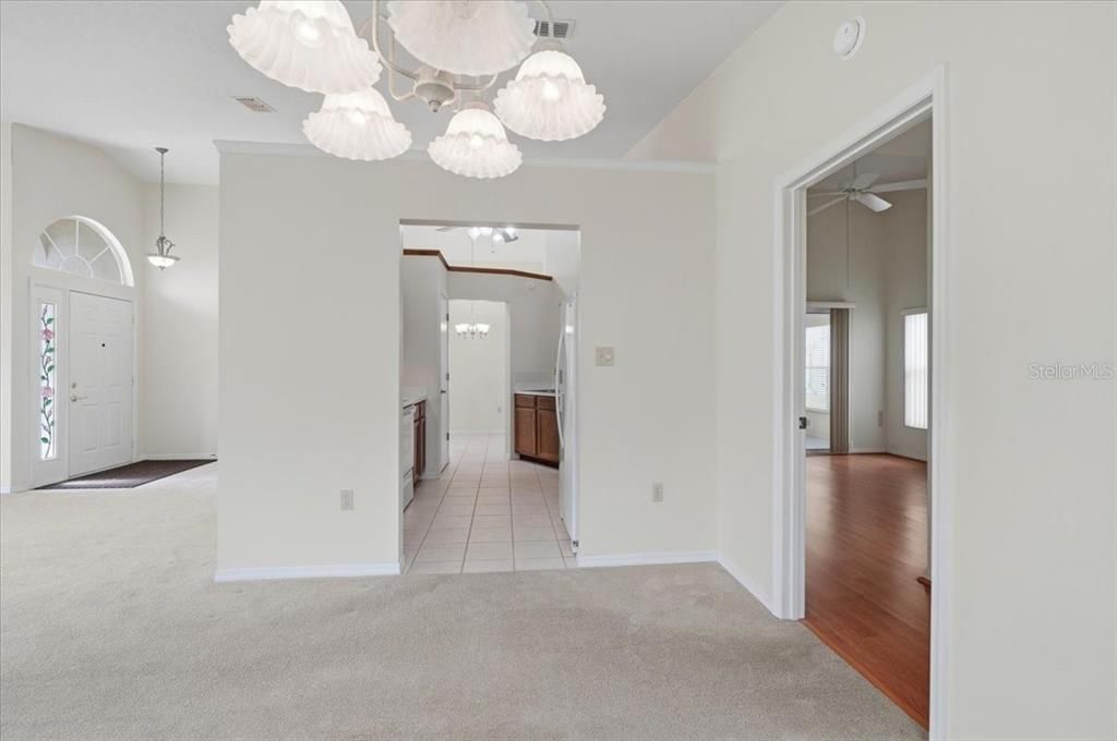 For Rent: $2,000 (2 beds, 2 baths, 1372 Square Feet)