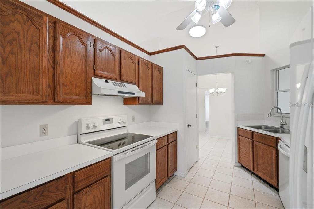 For Rent: $2,000 (2 beds, 2 baths, 1372 Square Feet)