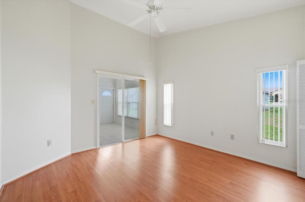 For Rent: $2,000 (2 beds, 2 baths, 1372 Square Feet)