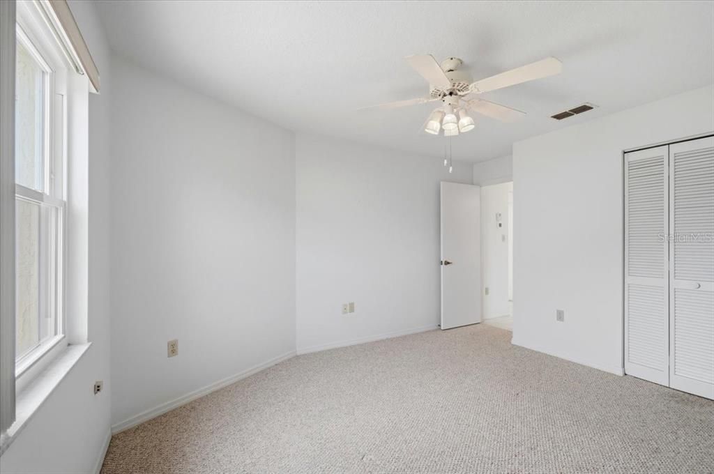 For Rent: $2,000 (2 beds, 2 baths, 1372 Square Feet)