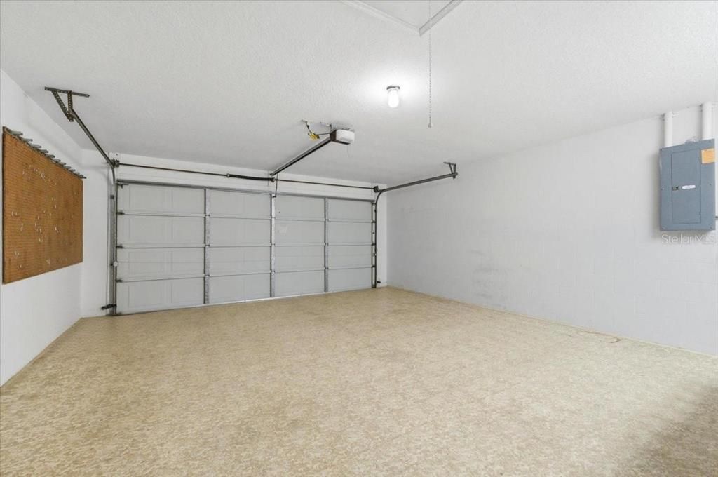 For Rent: $2,000 (2 beds, 2 baths, 1372 Square Feet)