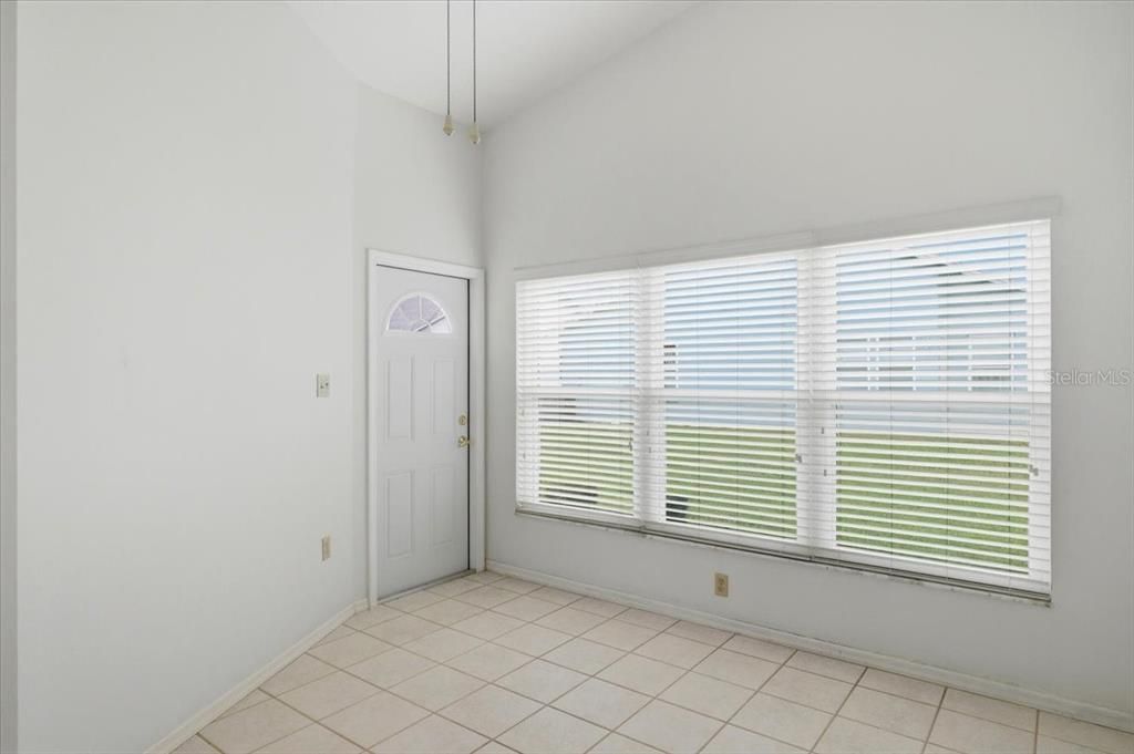 For Rent: $2,000 (2 beds, 2 baths, 1372 Square Feet)