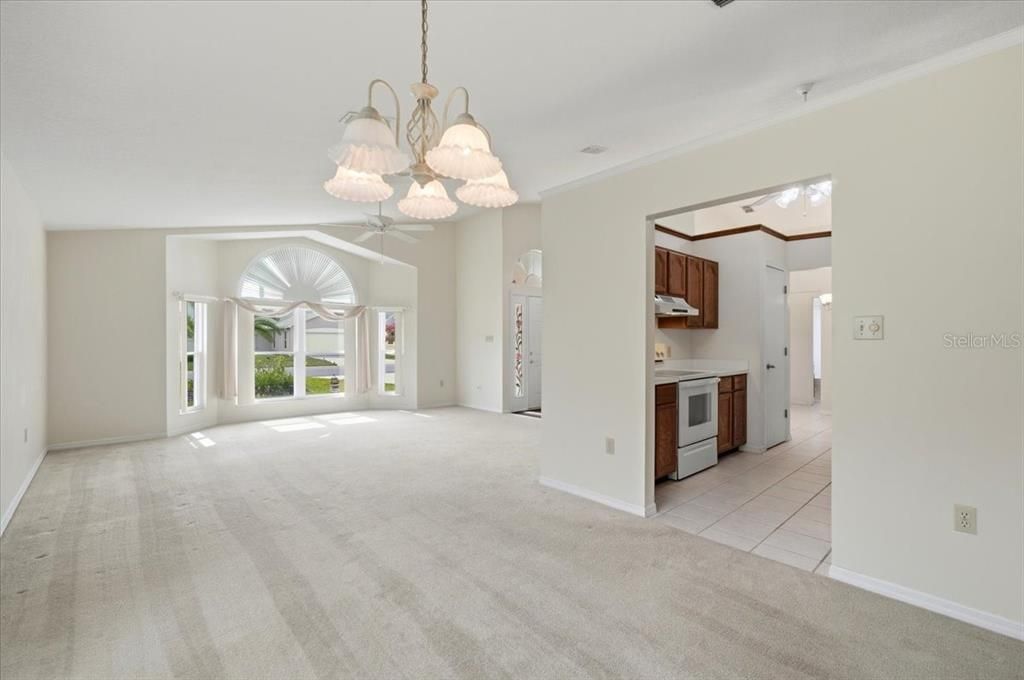 For Rent: $2,000 (2 beds, 2 baths, 1372 Square Feet)
