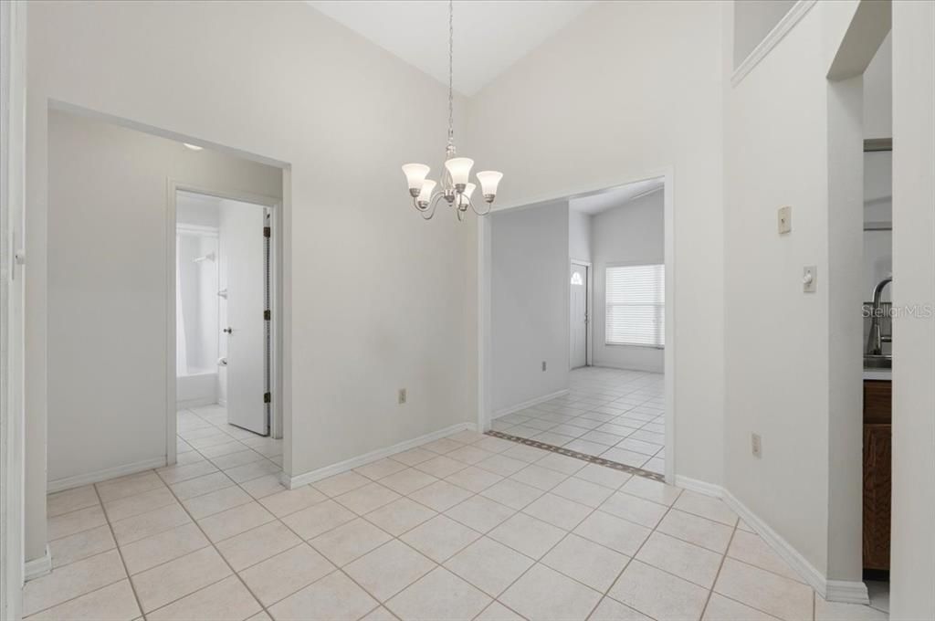 For Rent: $2,000 (2 beds, 2 baths, 1372 Square Feet)
