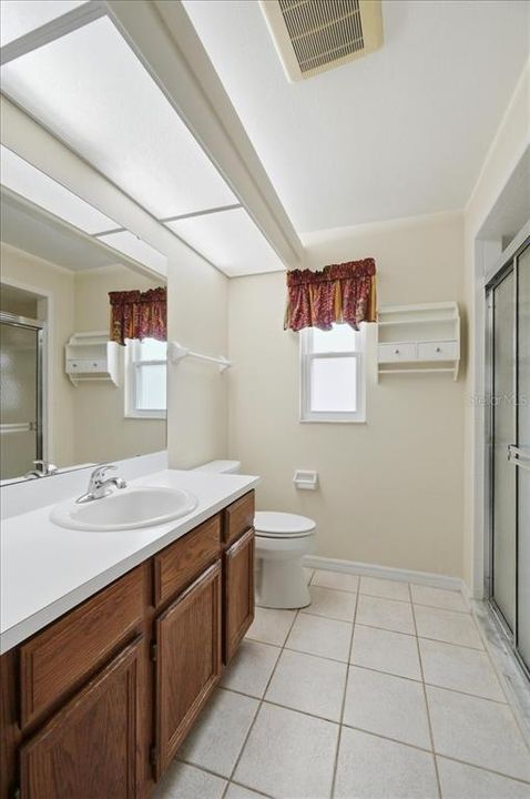 For Rent: $2,000 (2 beds, 2 baths, 1372 Square Feet)