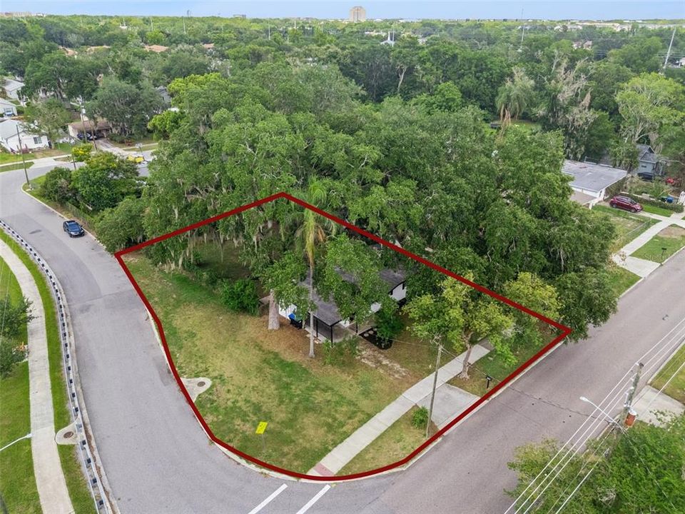 For Sale: $295,000 (3 beds, 1 baths, 888 Square Feet)
