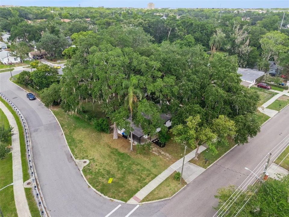 For Sale: $295,000 (3 beds, 1 baths, 888 Square Feet)