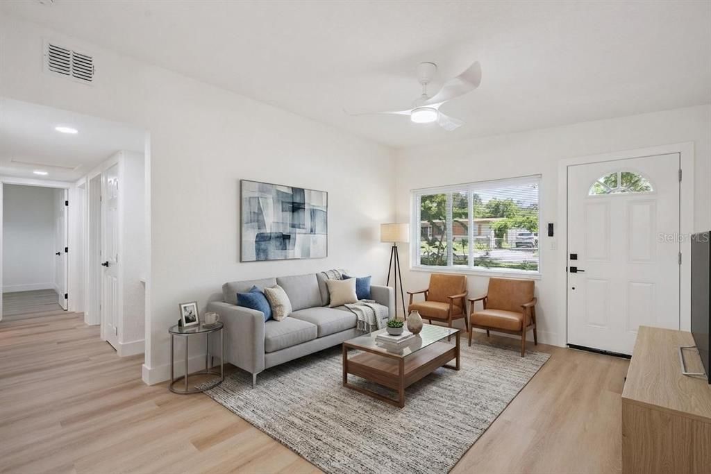 For Sale: $295,000 (3 beds, 1 baths, 888 Square Feet)