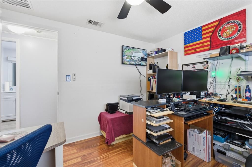 For Sale: $359,900 (3 beds, 2 baths, 1282 Square Feet)