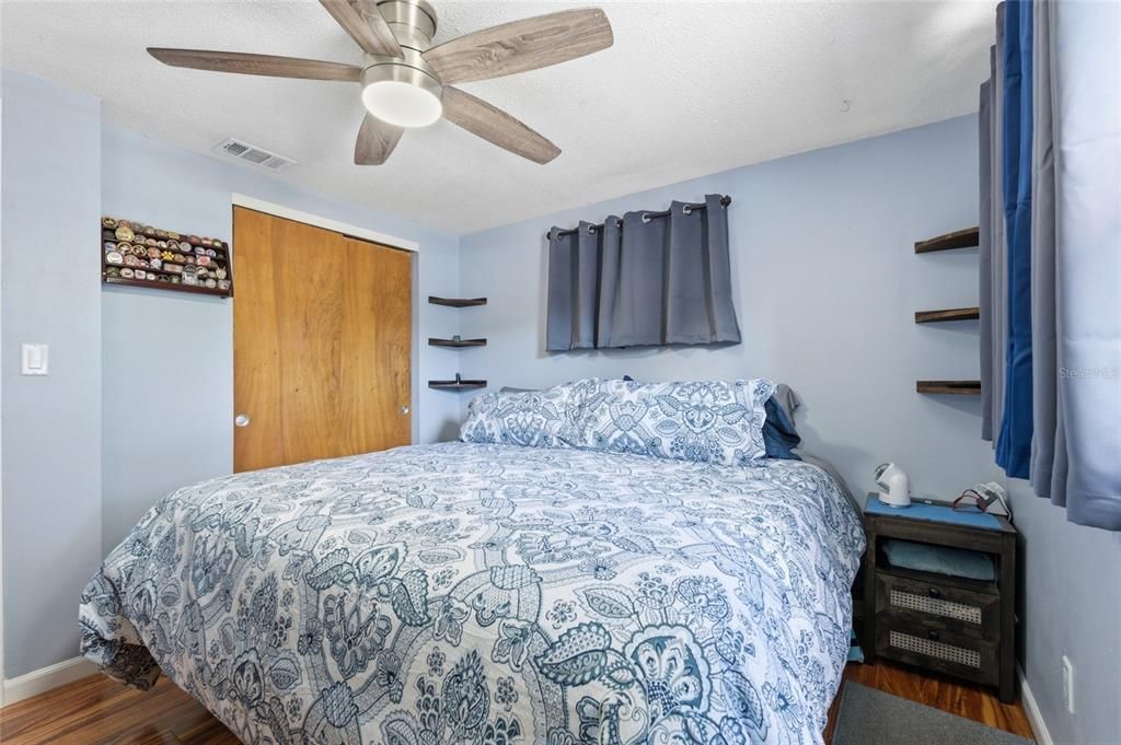 For Sale: $359,900 (3 beds, 2 baths, 1282 Square Feet)