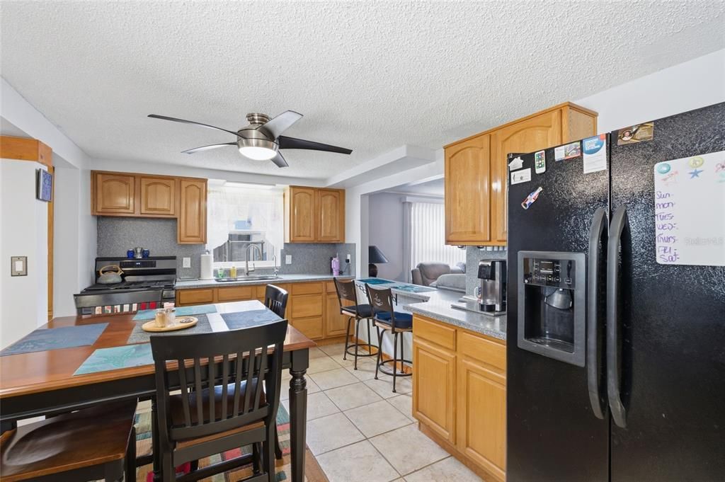 For Sale: $359,900 (3 beds, 2 baths, 1282 Square Feet)