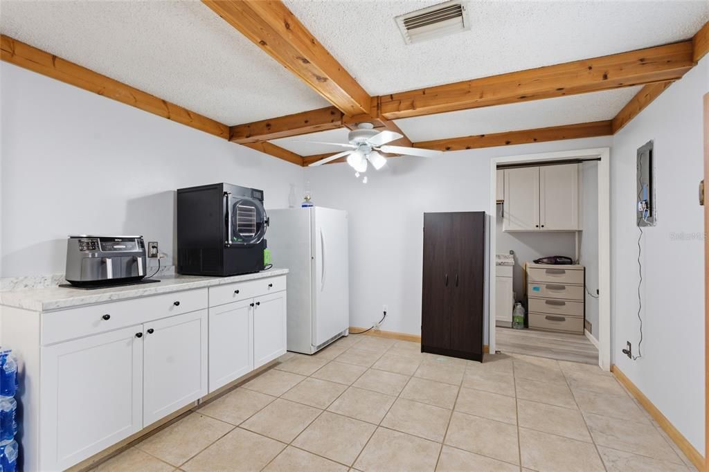 For Sale: $359,900 (3 beds, 2 baths, 1282 Square Feet)