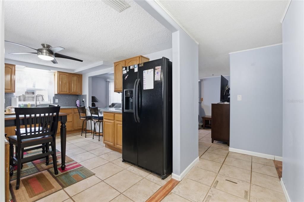 For Sale: $359,900 (3 beds, 2 baths, 1282 Square Feet)