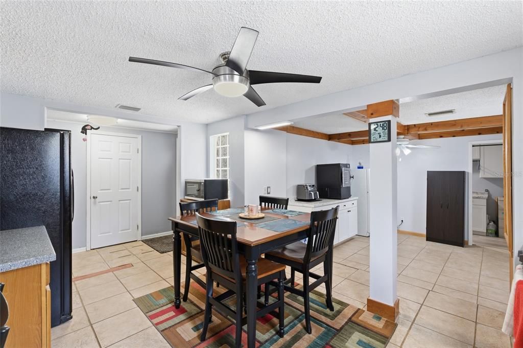 For Sale: $359,900 (3 beds, 2 baths, 1282 Square Feet)