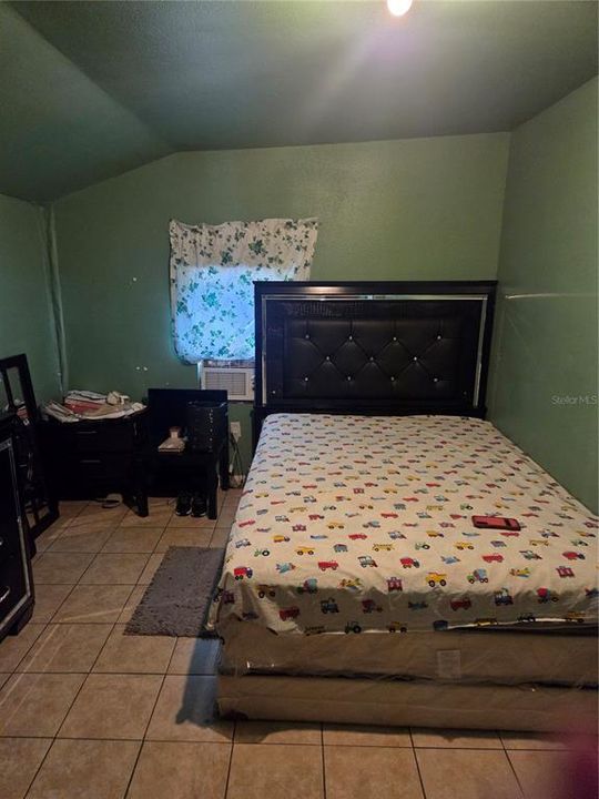 For Sale: $95,000 (2 beds, 1 baths, 660 Square Feet)