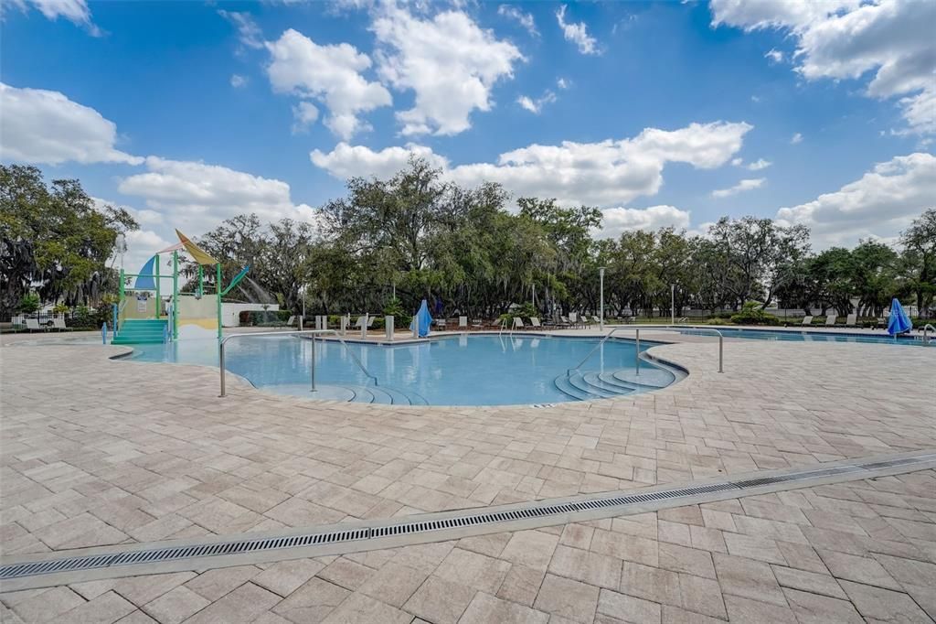 For Sale: $500,000 (4 beds, 3 baths, 2865 Square Feet)