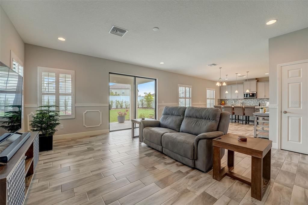 For Sale: $500,000 (4 beds, 3 baths, 2865 Square Feet)