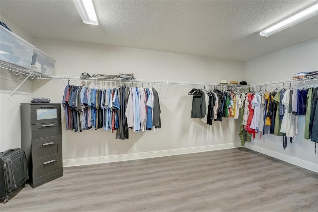 For Sale: $500,000 (4 beds, 3 baths, 2865 Square Feet)