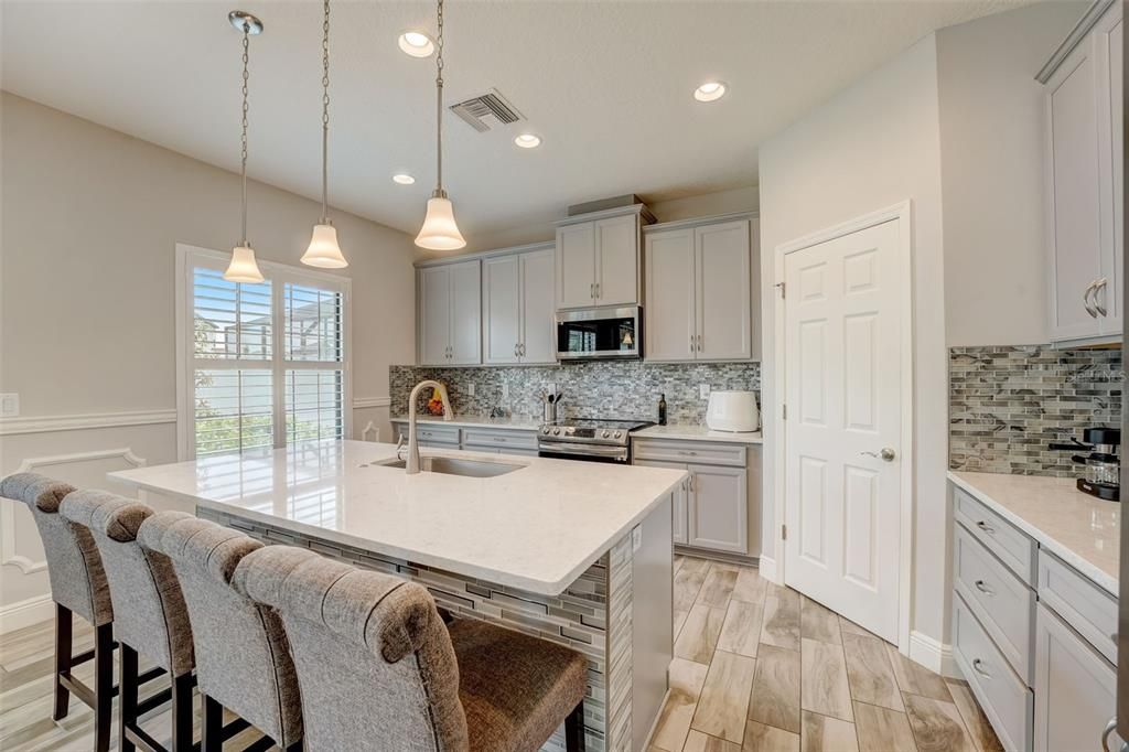 For Sale: $500,000 (4 beds, 3 baths, 2865 Square Feet)