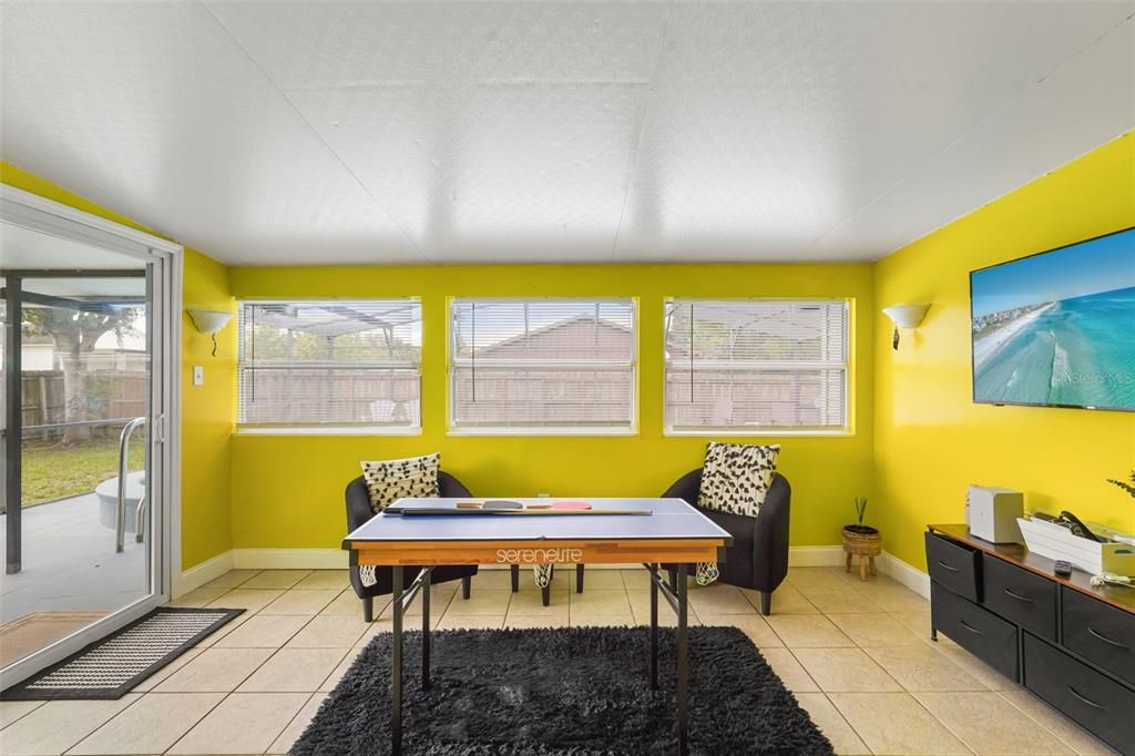 For Sale: $399,900 (4 beds, 3 baths, 1616 Square Feet)