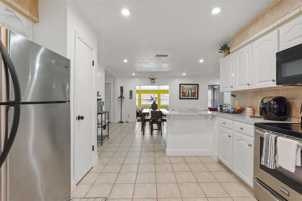 For Sale: $399,900 (4 beds, 3 baths, 1616 Square Feet)