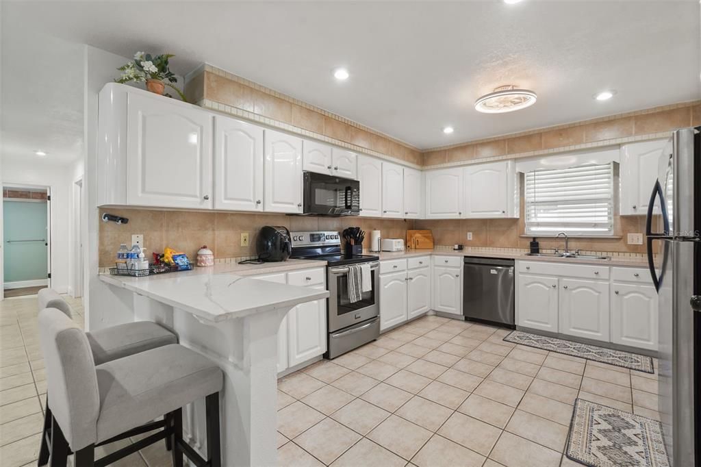 For Sale: $399,900 (4 beds, 3 baths, 1616 Square Feet)