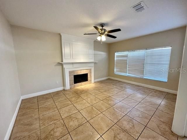 For Rent: $2,745 (4 beds, 2 baths, 2140 Square Feet)