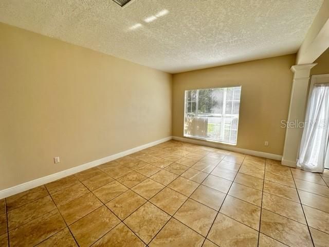 For Rent: $2,745 (4 beds, 2 baths, 2140 Square Feet)
