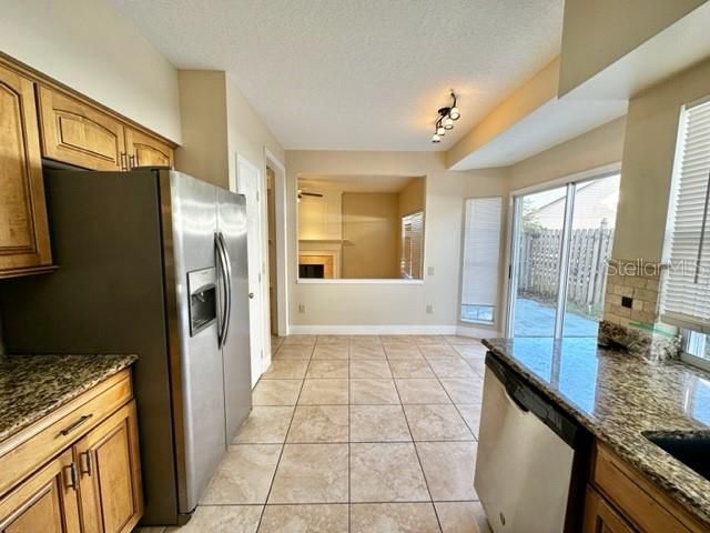 For Rent: $2,745 (4 beds, 2 baths, 2140 Square Feet)