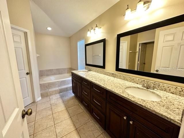 For Rent: $2,745 (4 beds, 2 baths, 2140 Square Feet)