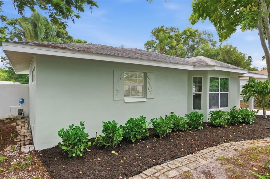For Sale: $499,000 (3 beds, 2 baths, 1694 Square Feet)
