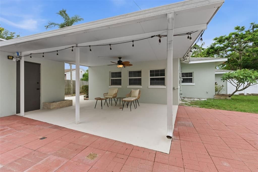 For Sale: $499,000 (3 beds, 2 baths, 1694 Square Feet)