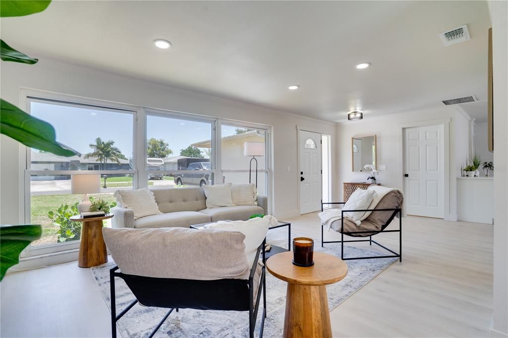 For Sale: $599,000 (3 beds, 2 baths, 1662 Square Feet)