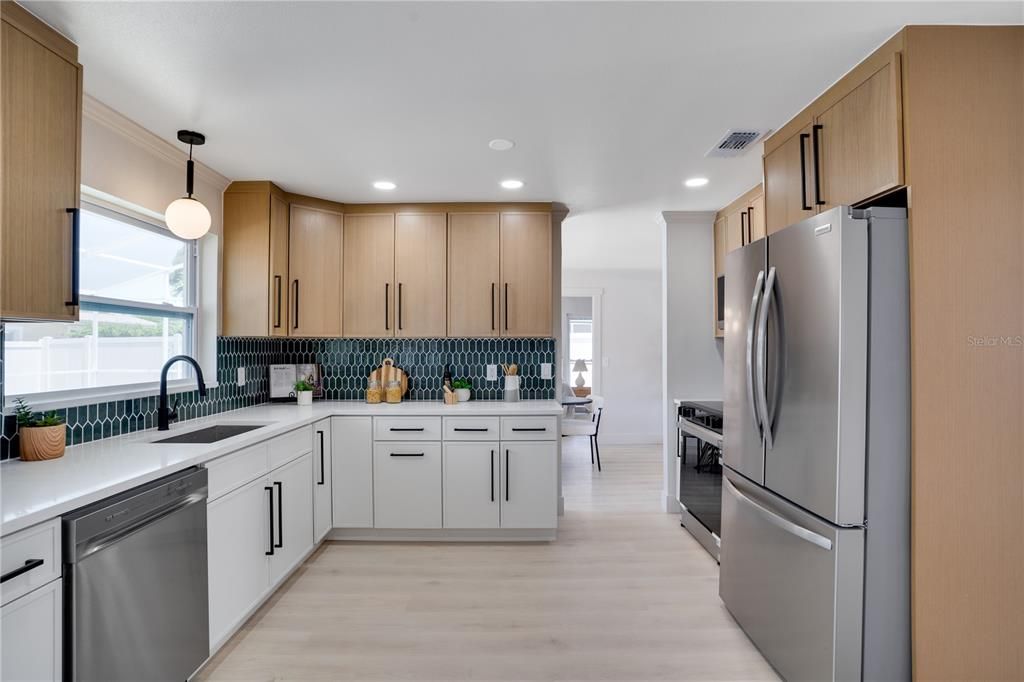 For Sale: $599,000 (3 beds, 2 baths, 1662 Square Feet)