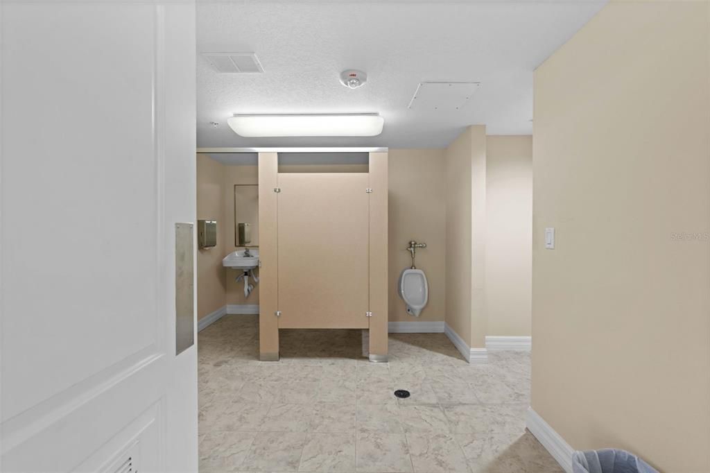 En Venta: $239,000 (2 camas, 2 baños, 1339 Pies cuadrados)