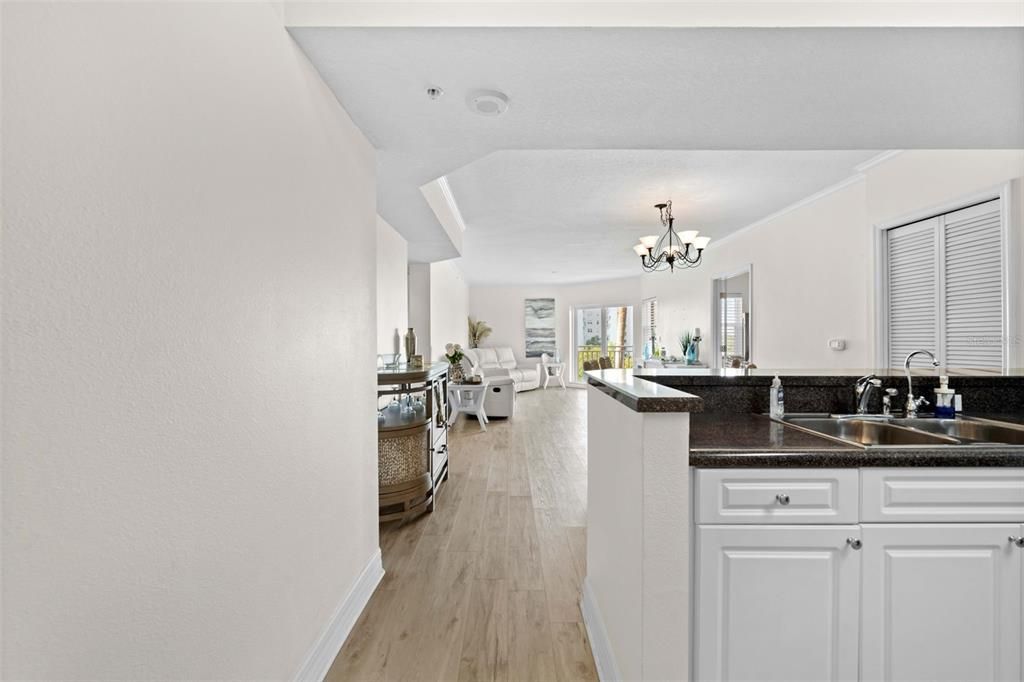 En Venta: $239,000 (2 camas, 2 baños, 1339 Pies cuadrados)