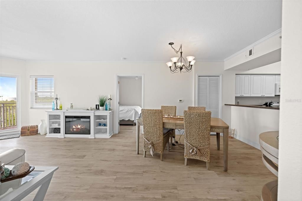 En Venta: $239,000 (2 camas, 2 baños, 1339 Pies cuadrados)