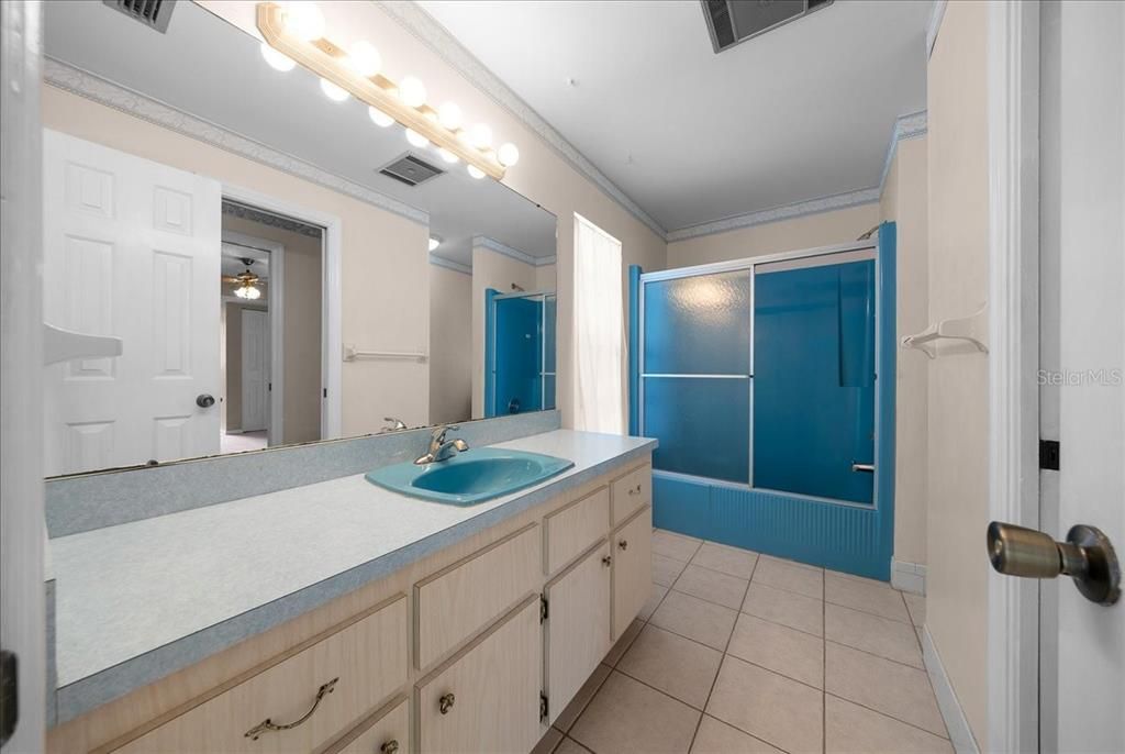 На продажу: $529,900 (4 спален, 2 ванн, 3001 Квадратных фут)