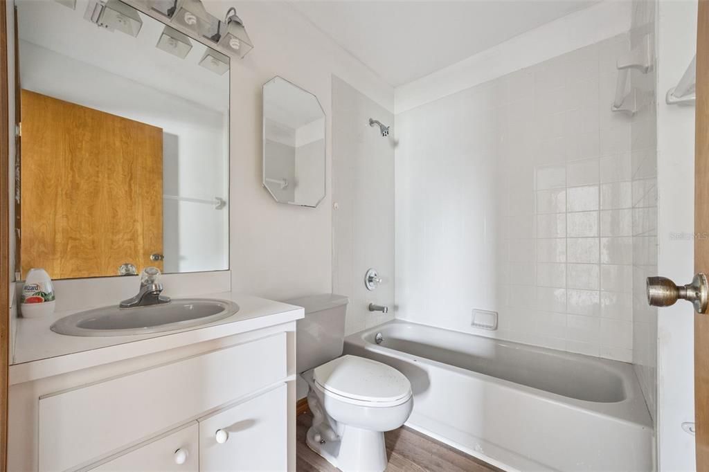 For Sale: $289,900 (3 beds, 2 baths, 1410 Square Feet)