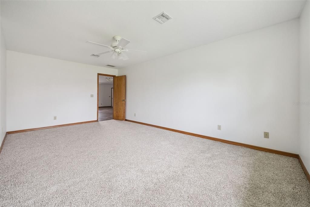 For Sale: $289,900 (3 beds, 2 baths, 1410 Square Feet)