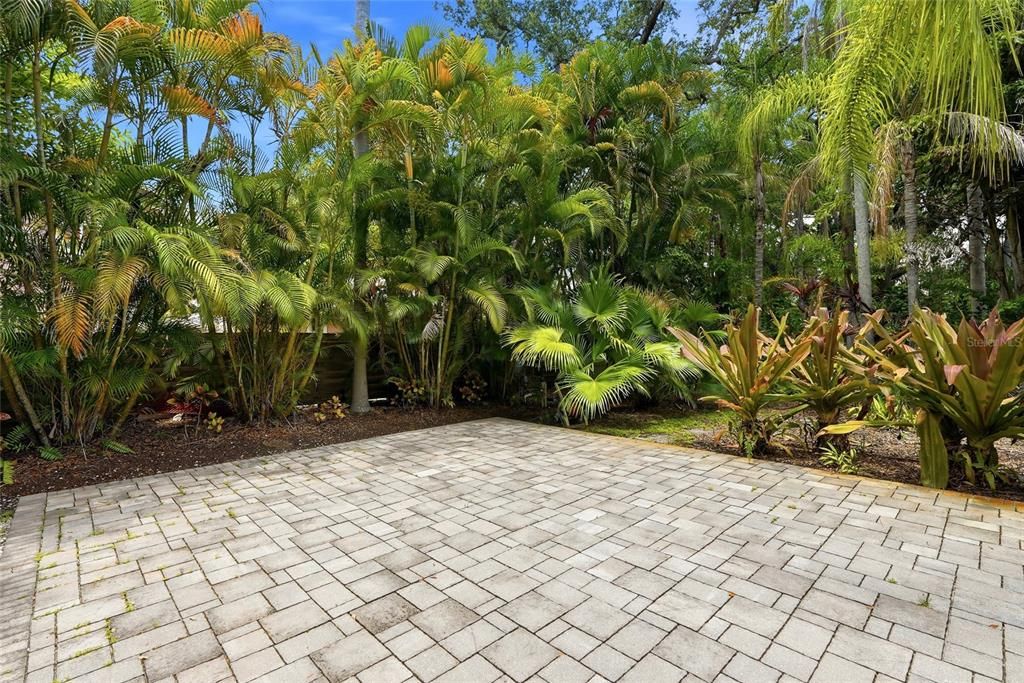 For Sale: $499,000 (0.16 acres)