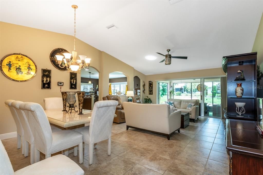 For Sale: $319,000 (3 beds, 2 baths, 1794 Square Feet)