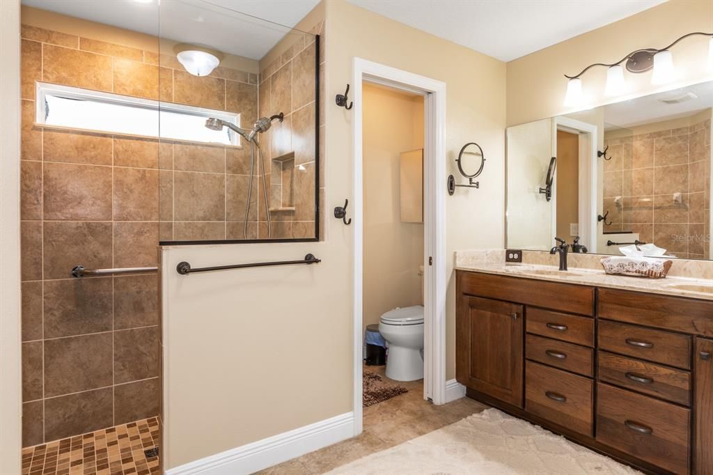 For Sale: $319,000 (3 beds, 2 baths, 1794 Square Feet)