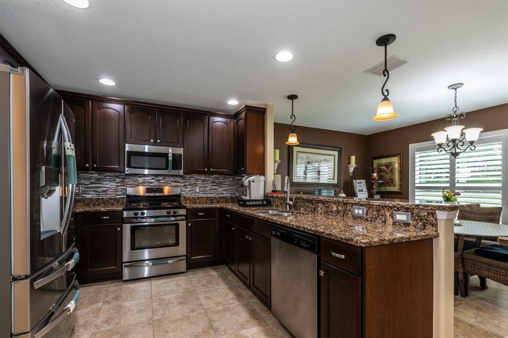 For Sale: $319,000 (3 beds, 2 baths, 1794 Square Feet)