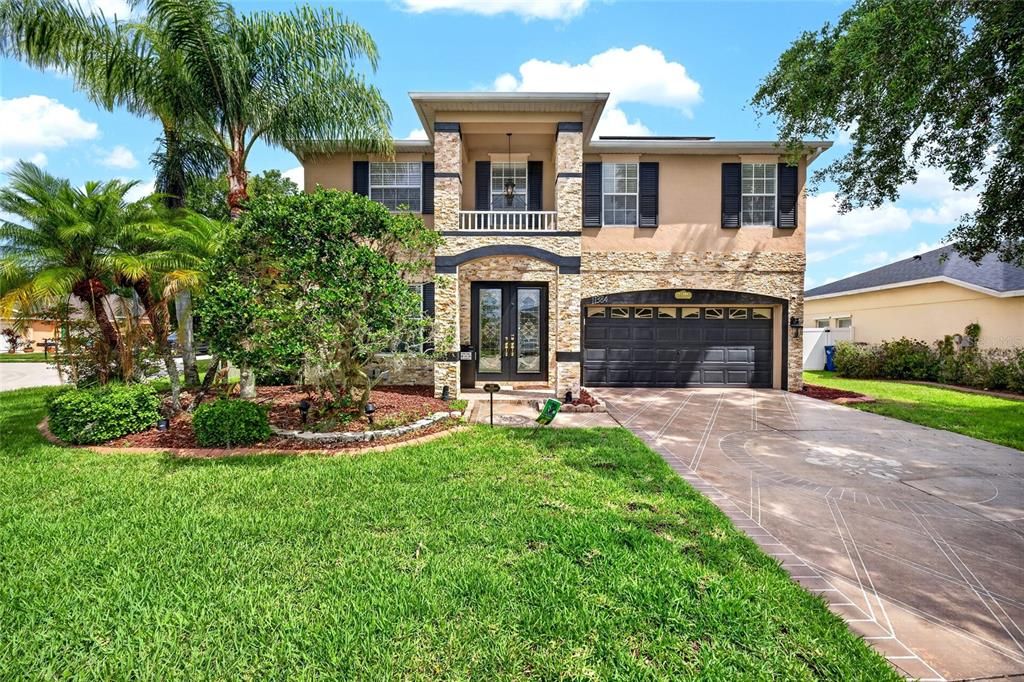 For Sale: $670,000 (4 beds, 3 baths, 3100 Square Feet)