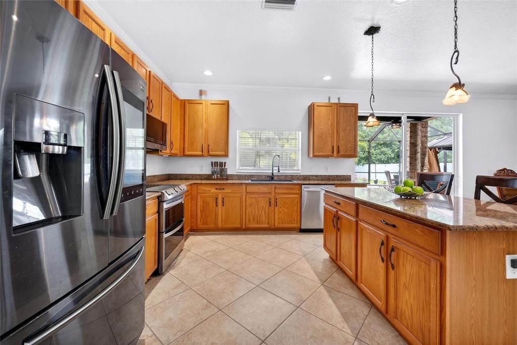 For Sale: $670,000 (4 beds, 3 baths, 3100 Square Feet)