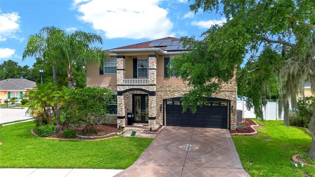 For Sale: $670,000 (4 beds, 3 baths, 3100 Square Feet)