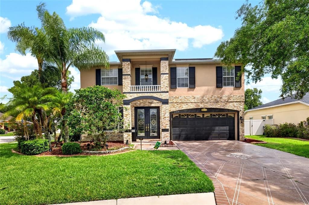 For Sale: $670,000 (4 beds, 3 baths, 3100 Square Feet)