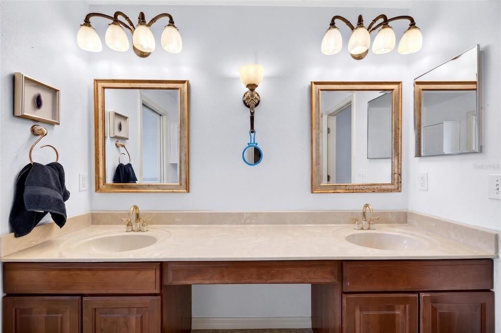 For Sale: $670,000 (4 beds, 3 baths, 3100 Square Feet)