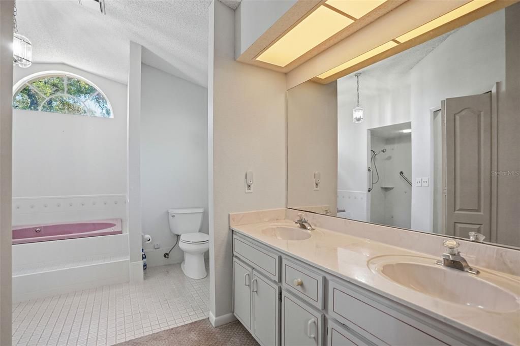 For Sale: $465,000 (3 beds, 2 baths, 1967 Square Feet)